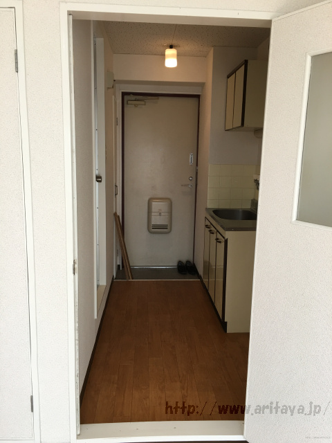 洋室からキッチン